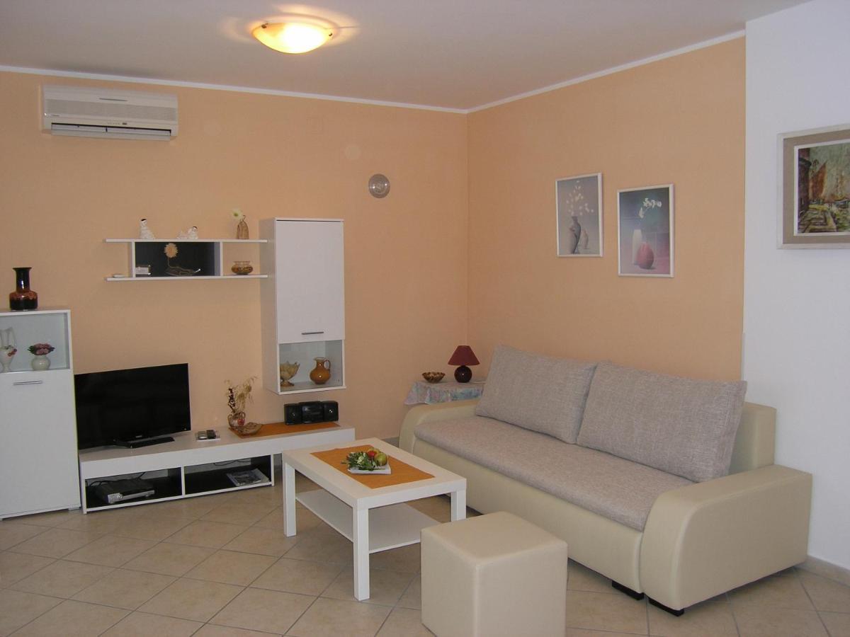 Apartments Biljana For Relaxing Holidays In Baska Zewnętrze zdjęcie